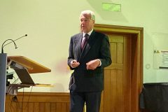 Referent steht Red und Antwort